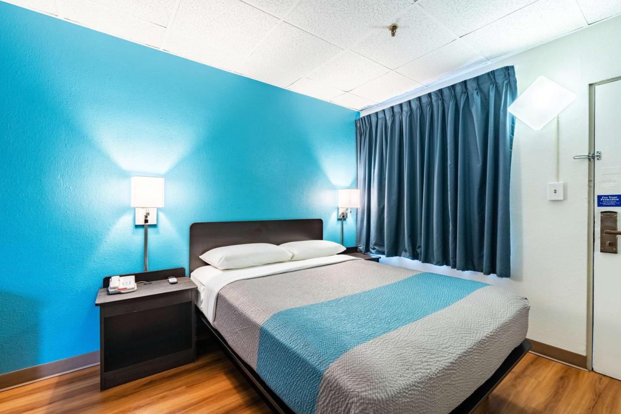 Motel 6-Elmsford, Ny - White Plains Eksteriør billede
