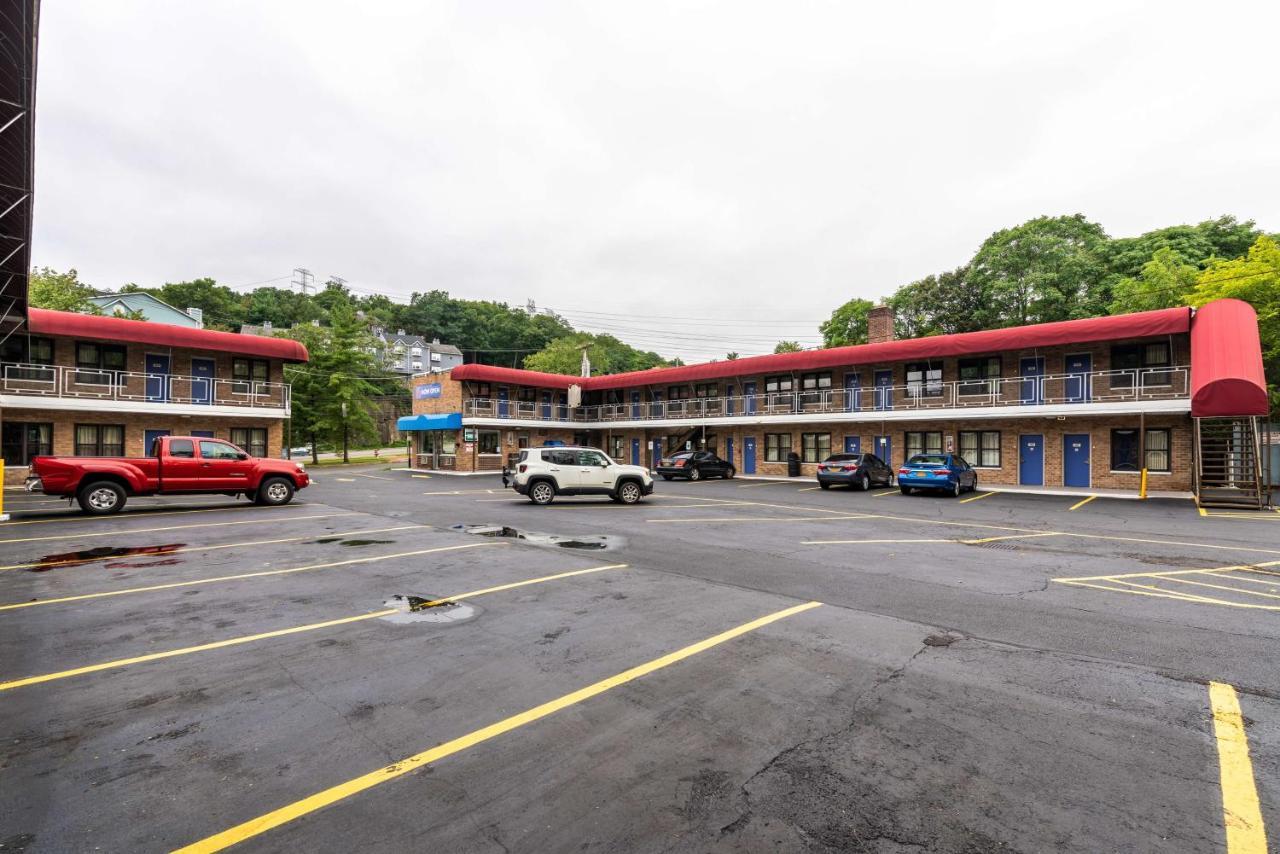 Motel 6-Elmsford, Ny - White Plains Eksteriør billede