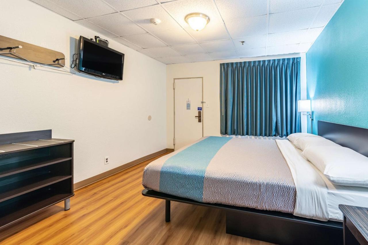 Motel 6-Elmsford, Ny - White Plains Eksteriør billede